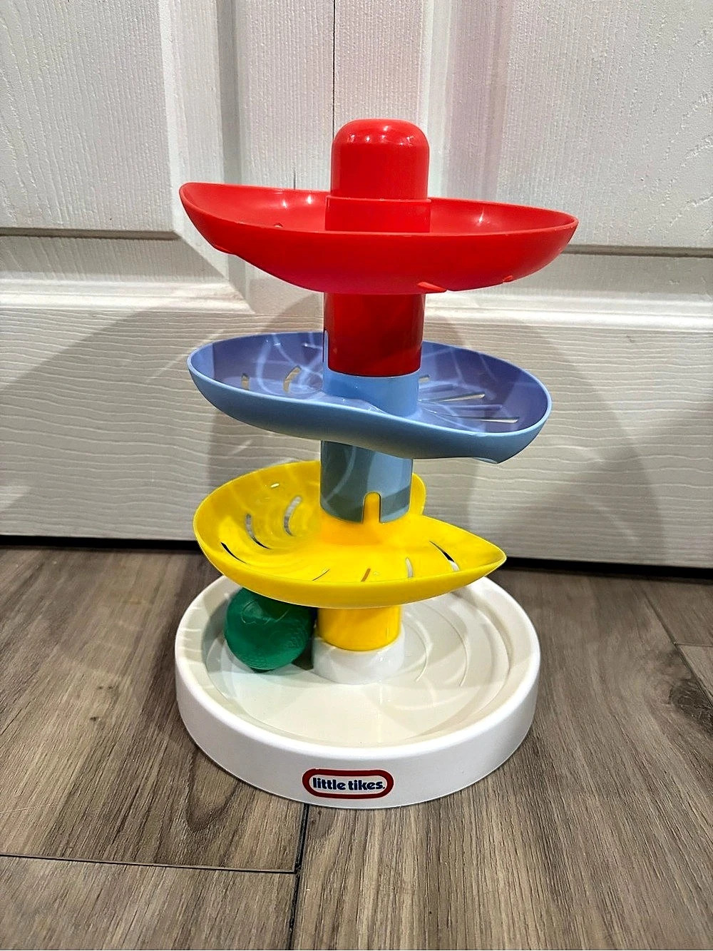 Little Tikes Rainbow Tower Ball Drop
